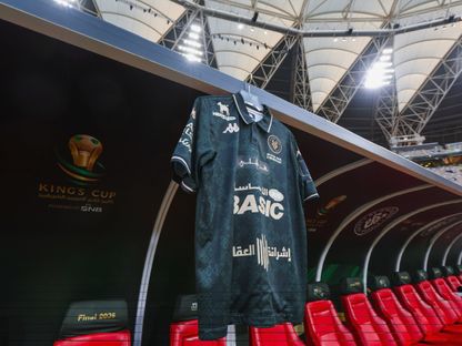 قميص نادي الخلود في ملعب الانماء قبل مواجهة الهلال في نهائي كأس الملك - 8 مايو 2026 - X/@AlKholoodClub
