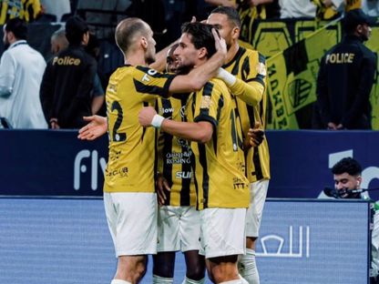 فرحة لاعبي الاتحاد بهدف حسام عوار في شباك الهلال - 22 فبراير 2026 - X/@HoussemAouar