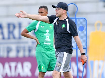 محمد وهبي مدرب المغرب خلال التدريب قبل مواجهة اسكتلندا في كأس العالم - 16 يونيو 2026 - X/@EnMaroc