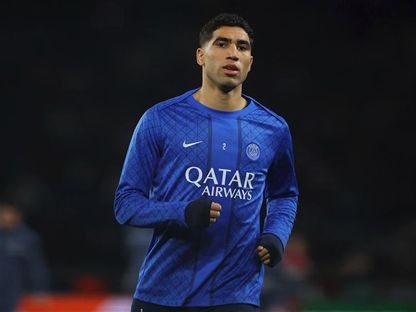 أشرف حكيمي لاعب باريس سان جيرمان خلال الإحماء قبل مواجهة موناكو في دوري أبطال أوروبا - 25 فبراير 2026 - Reuters