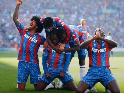 لاعبو كريستال بالاس يحتفلون بالتقدم على مانشستر سيتي 1-0 في نهائي كأس الاتحاد الإنجليزي 17-5-2025 - CPFC/x