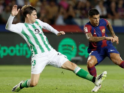 جواو كانسيلو في مباراة برشلونة وريال بيتيس في الليغا 16-9-2023 - Reuters