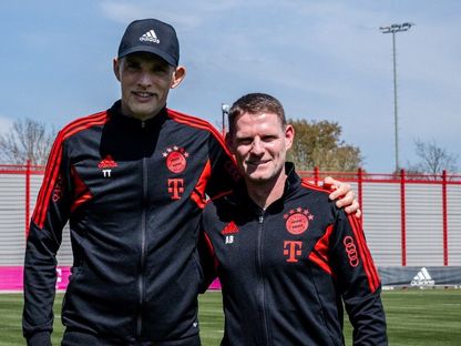 مدرب بايرن ميونيخ توماس توخيل ومساعده الإنجليزي أنتوني باري - 21 أبريل 2023 - Twitter/@FCBayernEN