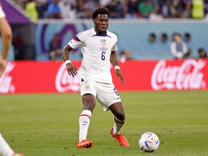 يونس موسى مع منتخب أميركا أمام هولندا - 3 ديسمبر 2022 - Reuters