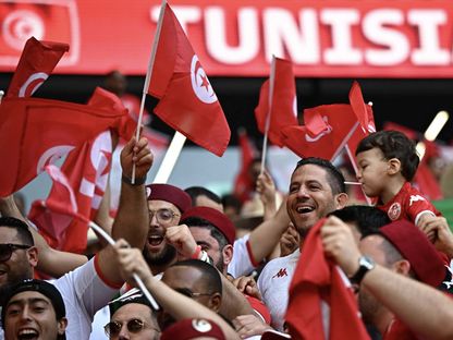 جمهور المنتخب التونسي في المونديال - علم تونس - Reuters