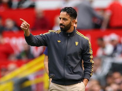 روبن أموريم مدرب مانشستر يونايتد خلال مواجهة فيورنتينا الودية - 9 أغسطس 2025 - Reuters