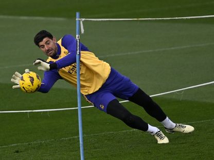 تيبو كورتوا في حصة تدريبية مع فريقه ريال مدريد - 24 فبراير 2024 - AFP