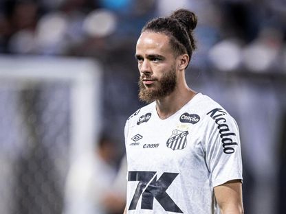 الجزائري بلال براهيمي قبل مباراة سانتوس وبراغانتينو في الدوري البرازيلي - 28 سبتمبر 2025 - X/SantosFC