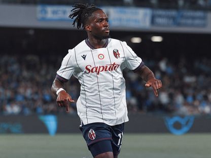 جوناثان رو لاعب بولونيا يحتفل بهدفه في شباك نابولي بالدوري الإيطالي - 11 مايو 2026 - X/@BolognaFC1909en