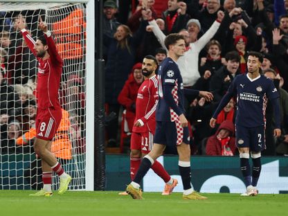 دومينيك سوبوسلاي يحتفل بهدفه في مباراة ليفربول وإيندهوفن بدوري أبطال أوروبا - 26 نوفمبر 2025 - Reuters