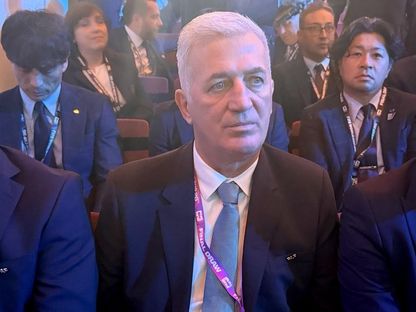 فلاديمير بيتكوفيتش مدرب الجزائر أثناء قرعة نهائيات كأس العالم 2026 بواشنطن - 5 ديسمبر 2015 - FB/Équipe d'Algérie de football