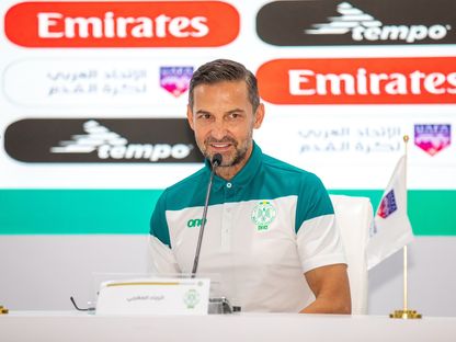 مدرب نادي الرجاء الرياضي جوزيف زينباور في المؤتمر الصحفي لمباراة النصر السعودي - 5 أغسطس 2023 - الشرق