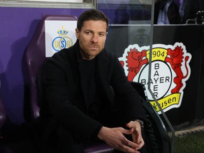 مدرب باير ليفركوزن تشابي ألونسو قبل المباراة ضد سانت جيلواز في إياب ربع النهائي بالدوري الأوروبي - 20 أبريل 2023 - Reuters