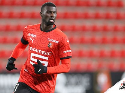 الدولي السنغالي مباي نيانغ مهاجم الأهلي السعودي القادم من رين - موقع نادي رين الفرنسي لكرة القدم