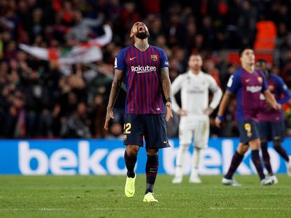 لاعب برشلونة أرتورو فيدال خلال مواجهة الكلاسيكو أمام ريال مدريد - 28 أكتوبر 2018 - REUTERS