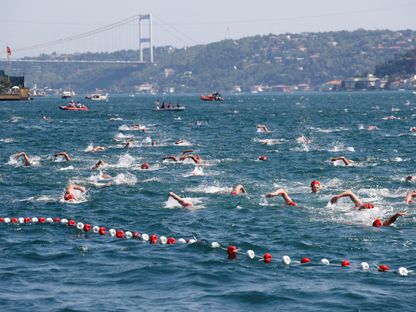 سباق البوسفور للسباحة عبر القارات في إسطنبول - 25 أغسطس 2025 - Reuters