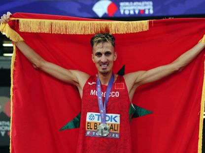 المغربي سفيان البقالي يحمل فضية سباق ثلاثة آلاف متر موانع في بطولة العالم لألعاب القوى في طوكيو - 15 سبتمبر 2025 - Action Images REUTERS