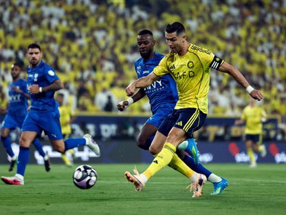 كريستيانو رونالدو وحسان تمبكتي في لقاء النصر والهلال بالدوري السعودي - 12 مايو 2026 - Reuters