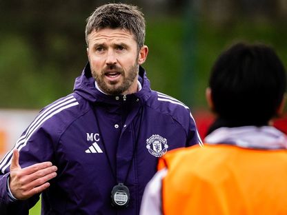 مايكل كاريك مدرب مانشستر يونايتد في حصة تدريبية - 14 يناير 2026 - X/@ManUtd