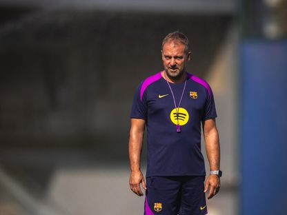 هانزي فليك خلال تدريب لبرشلونة - 15 أغسطس 2025 - X/@FCBarcelona_es