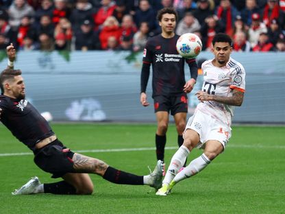 لويس دياز مهاجم بايرن ميونيخ خلال مباراة باير ليفركوزن في الدوري الألماني - 14 مارس 2026 - Reuters