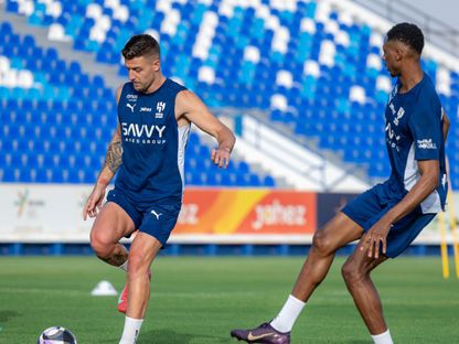 تدريبات لاعبي الهلال قبل مواجهة الفتح في دوري روشن السعودي - 15 مايو 2025 - X/@Alhilal_FC