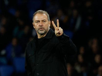 هانزي فليك خلال مباراة ريال سوسيداد وبرشلونة بالدوري الإسباني - 18 يناير 2026 - Reuters