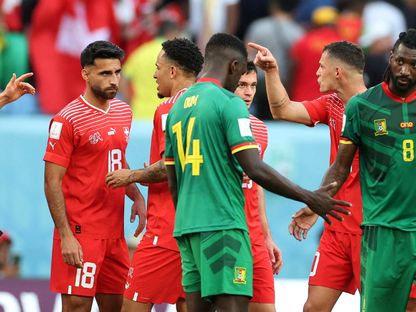 من مباراة الكاميرون وسويسرا في نهائيات كأس العالم قطر 2022 - رويترز