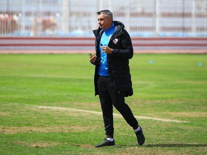الفرنسي باتريس كارتيرون المدرب السابق لنادي الزمالك - صفحة الزمالك على تويتر