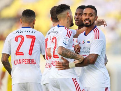 احتفال لاعبي الشارقة بتسجيل هدف في مرمى اتحاد كلباء في افتتاحية الدوري الإماراتي - 18 أغسطس 2023 - X/SharjahFC