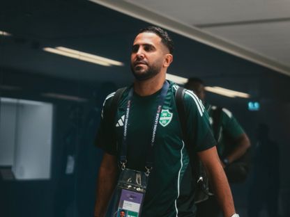 وصول قائد الأهلي رياض محرز إلى ملعب "الإنماء" قبل مواجهة الشارقة بدوري أبطال آسيا للنخبة - 24 نوفمبر 2025 - X/ALAHLI_FC