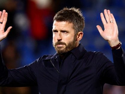 مدرب مانشستر يونايتد مايكل كاريك يعتذر لجمهور فريقه بعد الخسارة أمام كومو بدوري أبطال أوروبا - 21 أكتوبر 2026 - reuters