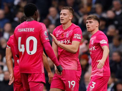 ليام ديلاب لاعب إيبسويتش تاون يحتفل بهدفه في شباك توتنهام ضمن الدوري الإنجليزي الممتاز - 10 نوفمبر 2024 - REUTERS