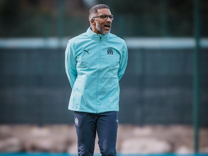 حبيب بييه المدير الفني لنادي مارسيليا الفرنسي خلال إحدى الحصص التدريبية للفريق - 19 فبراير 2026 - facebook/OlympiqueMarseilleENG