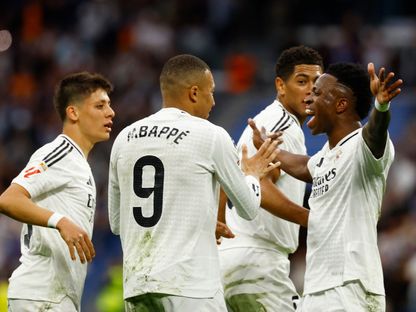 كيليان مبابي يحتفل مع فينيسيوس وغولر بالتسجيل مع ريال مدريد ضد سيلتا فيغو - 4 مايو 2025 - Reuters