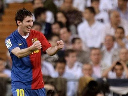 ليونيل ميسي بعد تسجيله هدفاً لبرشلونة في مرمى ريال مدريد على ملعب "سانتياغو برنابيو" - 2 مايو 2009 - Reuters