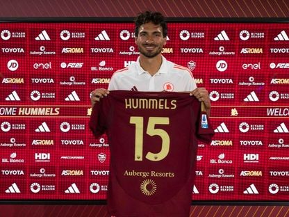 المدافع الألماني ماتس هوملز عند تقديمه كلاعب جديد في روما الإيطالي - 4 سبتمبر 2024 - Asroma