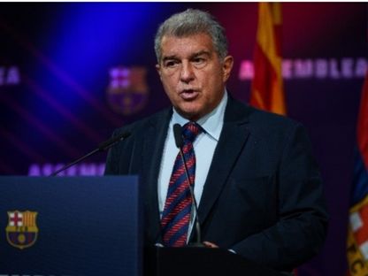 لابورتا يرد على دعم تشافي لمنافسه في انتخابات برشلونة