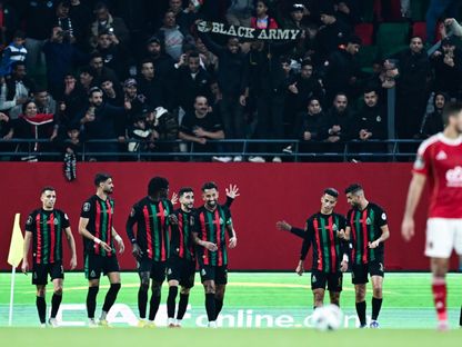 احتفال لاعبي الجيش الملكي بالتقدم على الأهلي في دوري أبطال إفريقيا - 28 نوفمبر 2025 - @CAFCLCC_ar