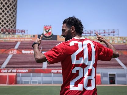 حسين الشحات يحتفل بتجديد عقده مع الأهلي حتى 2028 - 17 يوليو 2026 - X/@AlAhly