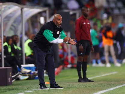 مدرب نيجيريا يتهم الكونغو الديمقراطية بـ"السحر والشعوذة" في ركلات الترجيح