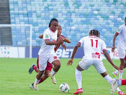 من مباراة سيمبا التنزاني وستيلينبوش الجنوب إفريقي في إياب نصف نهائي كأس الكونفيدرالية الإفريقية - 27 أبريل 2025 - X/@SimbaSCTanzania