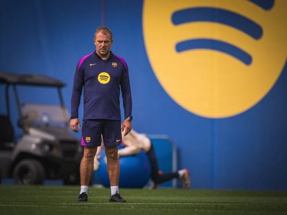 هانزي فليك خلال تدريب لبرشلونة - 17 أكتوبر 2025 - @FCBarcelona