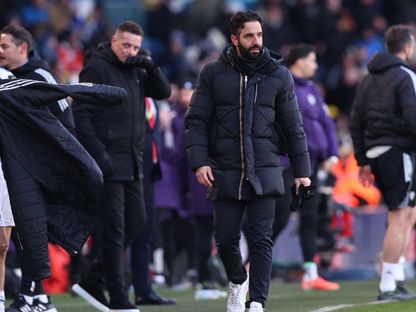 روبن أموريم يتحسر بعد تعادل مانشستر يونايتد مع ليدز يونايتد في الدوري الإنجليزي - 4 يناير 2026 - Reuters