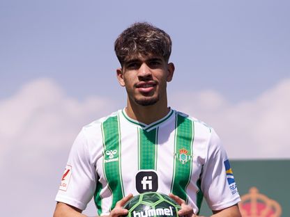 المغربي عبد الصمد الزلزولي بعد انضمامه إلى ريال بيتيس - 14 سبتمبر 2023 - ْX @RealBetis_en