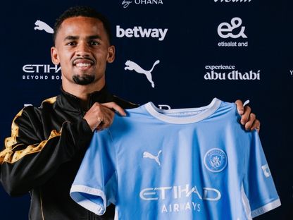 الجناح السنغالي إليمان شيخ باروي ندياي أثناء تقديمه في مانشستر سيتي خلال اليوم الأخير من الميركاتو الصيفي - 1 سبتمبر 2026 - mancity/x