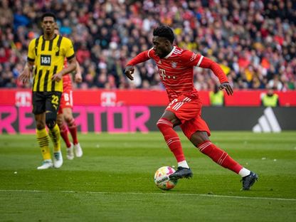 ألفونسو ديفيز الظهير الأيسر لبايرن ميونيخ في مباراة فريقه أمام بوروسيا دورتموند - twitter/AlphonsoDavies