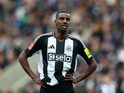 ألكسندر إيزاك مهاجم نيوكاسل خلال مباراة برايتون في كأس الاتحاد الإنجليزي - 2 مارس 2025 - Reuters