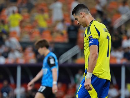 حسرة كريستيانو رونالدو بعد قبول النصر للهدف الأول أمام كاوازاكي الياباني بنصف نهائي دوري أبطال آسيا للنخبة - 30 أبريل 2025 - Reuters