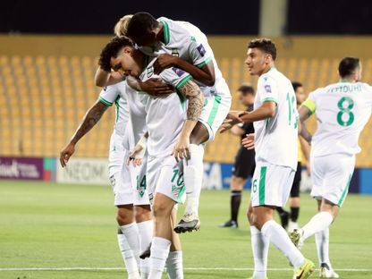 احتفال لاعبي الأهلي القطري بتسجيل هدف في مرمى الحسين إربد بربع نهائي دوري أبطال آسيا 2 - 19 أبريل 2026 - X/@ahliqat